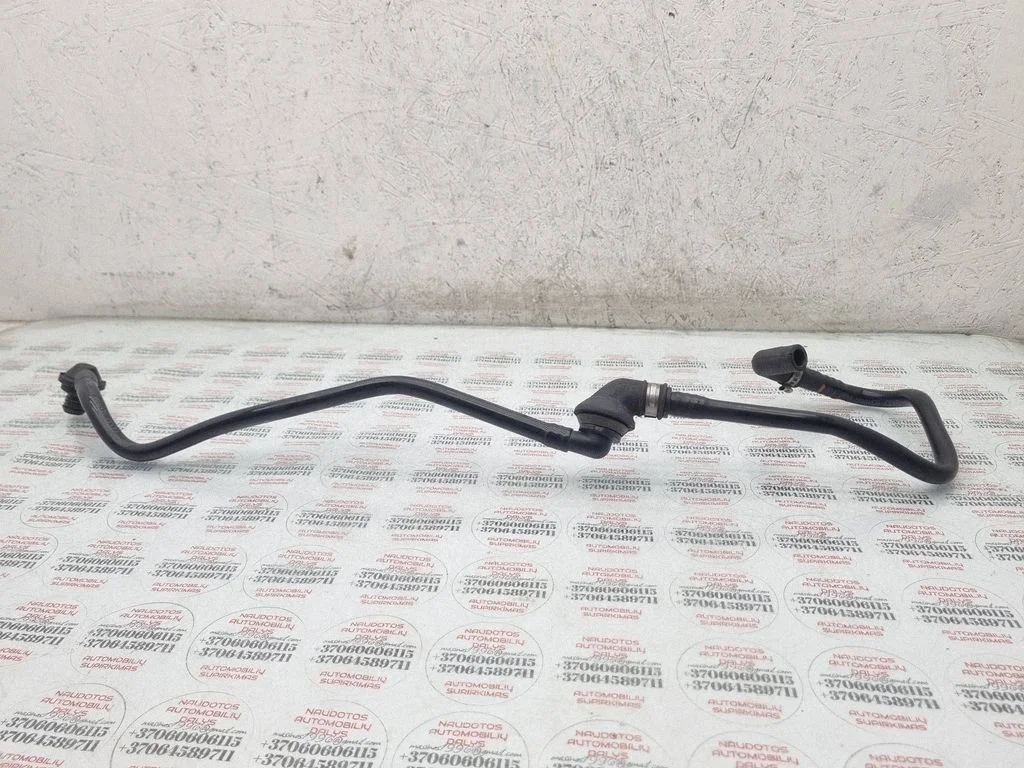 Vacuum line/pipe/hose 8K1611931L
