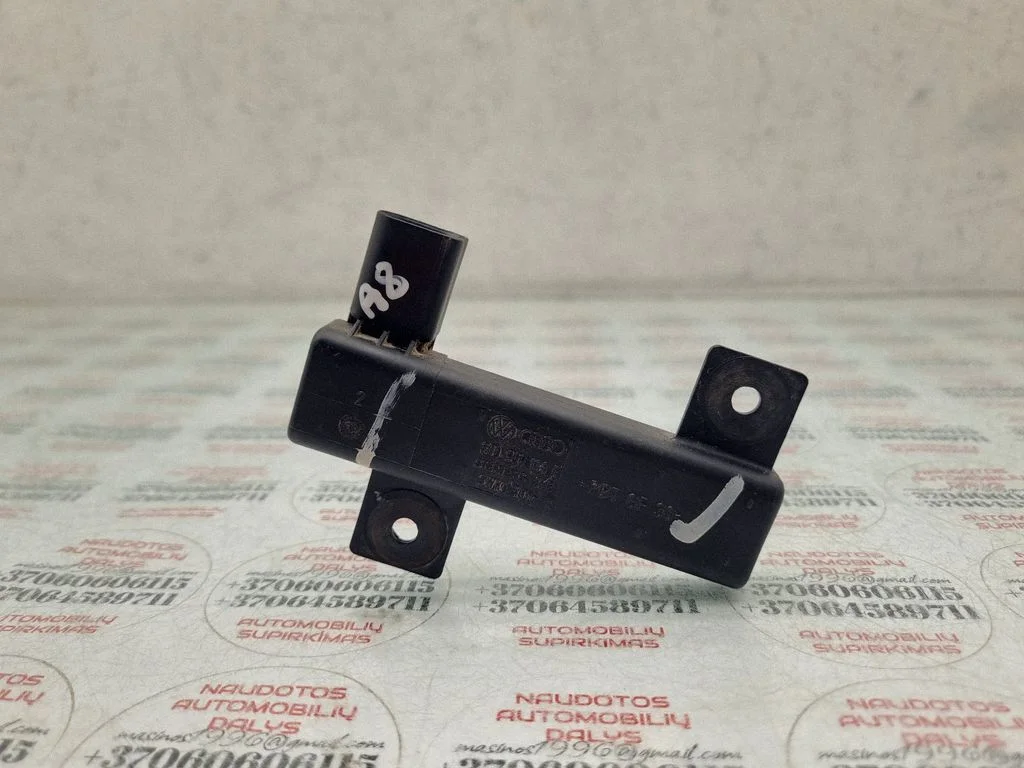 Interior comfort aerial antenna – Audi A8 S8 D3 4E (2002-2009)