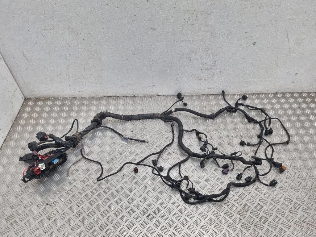 Engine installation wiring loom 8K0906385AB