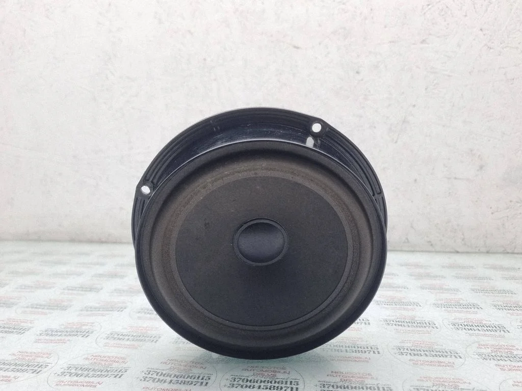 Tagaukse kõlar(id) 3C0035453