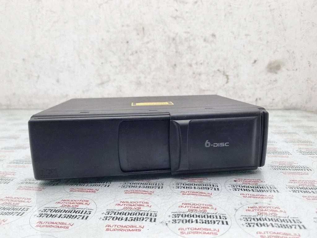 CD/DVD changer – Volkswagen Touareg I (2002-2010)