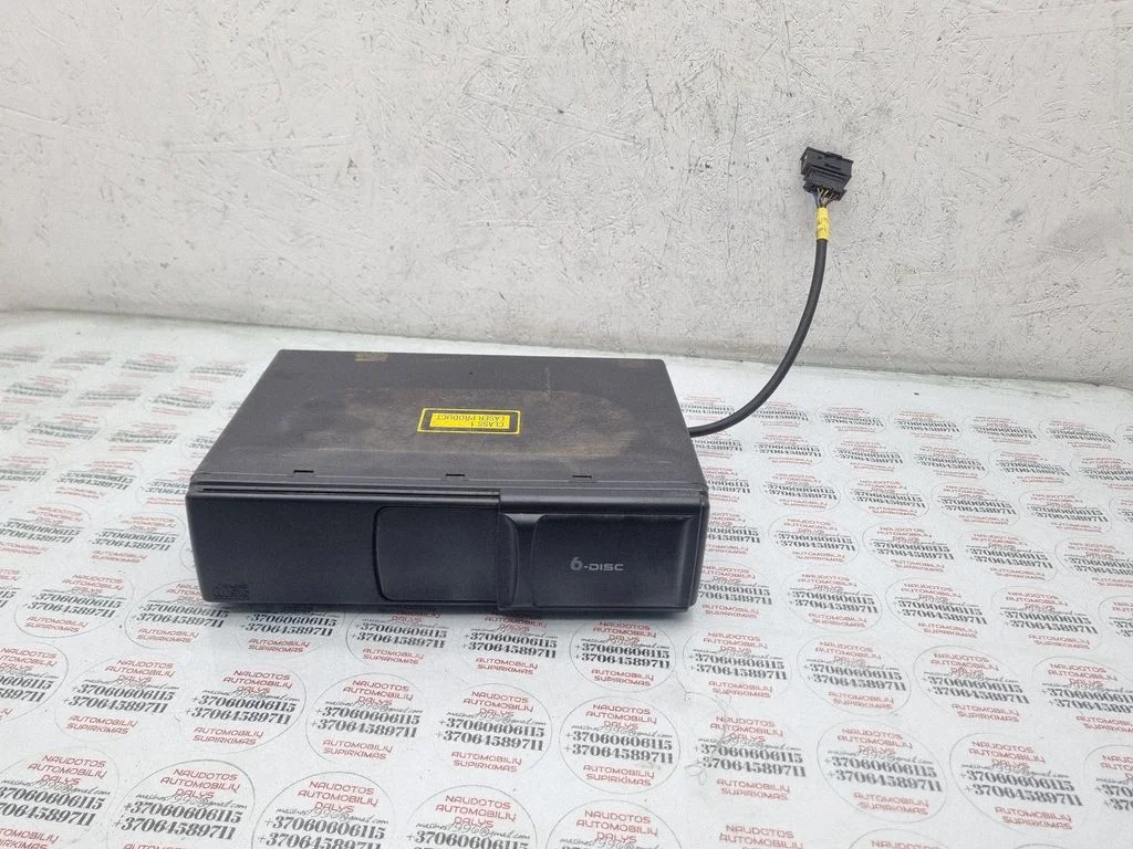 CD/DVD changer – Volkswagen Touareg I (2002-2010)