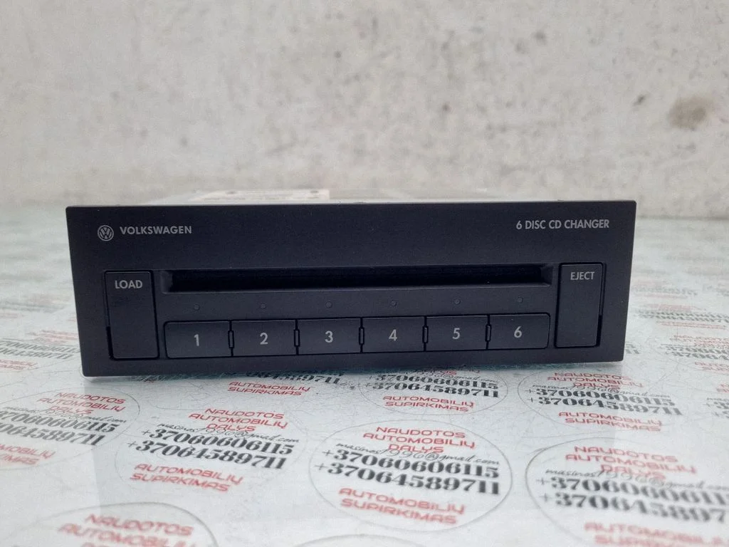 CD/DVD changer – Volkswagen Passat CC (2008-2016)