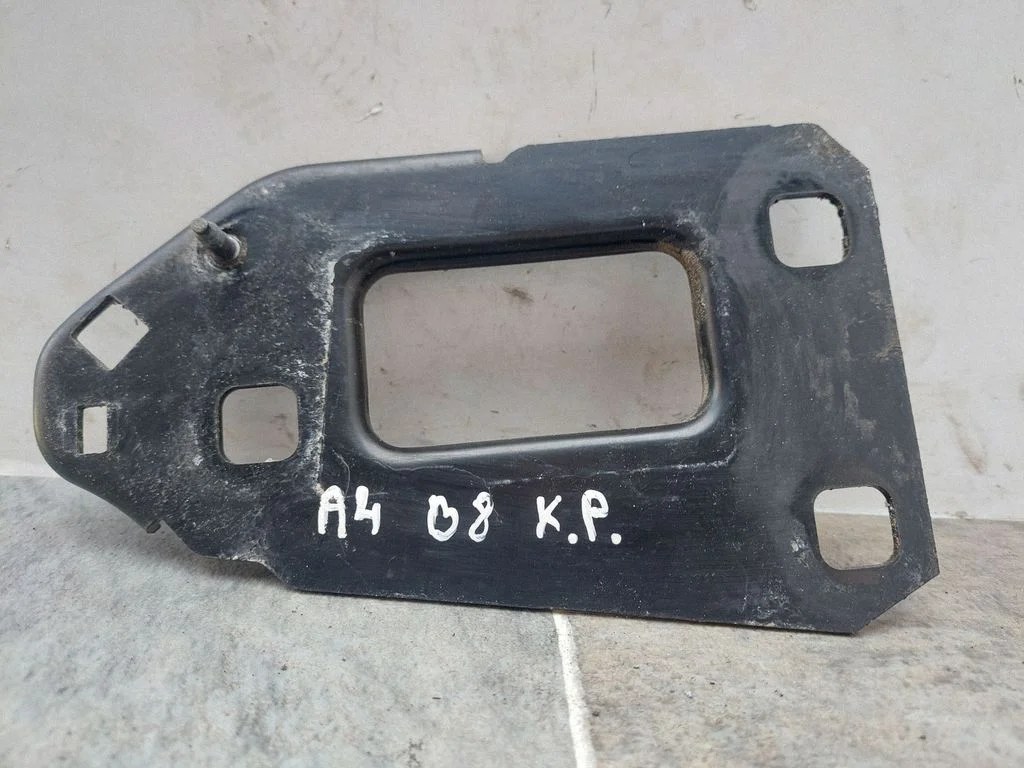 Hoidik (klamber) – Audi A4 Allroad B8 (2008-2016)