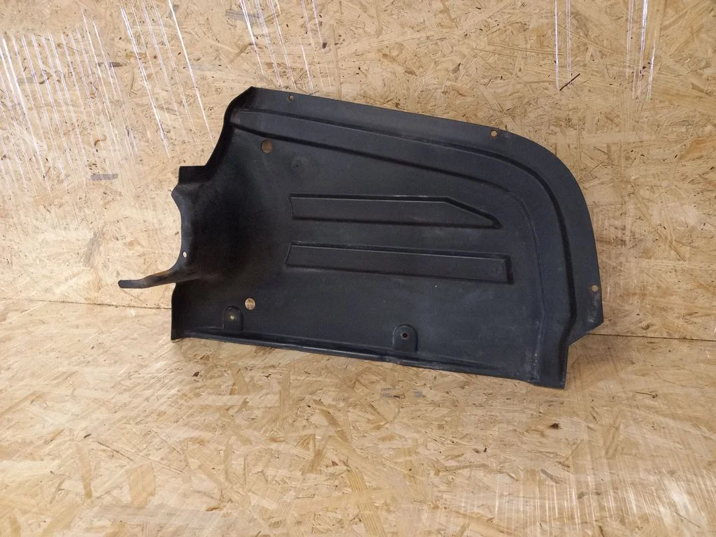 Osłona podwozia pod zderzakiem tylnym – Volkswagen Passat CC (2008-2016)