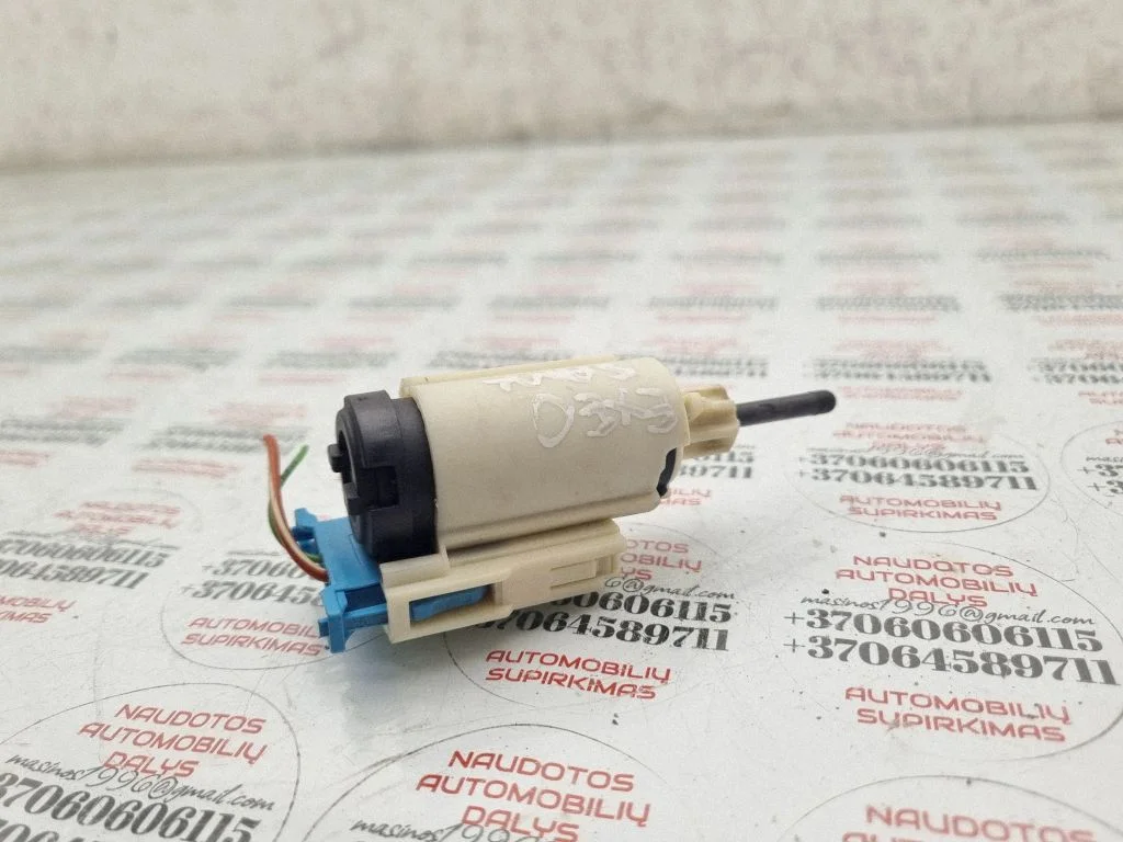 Siduripedaali andur – Seat Exeo (3R) (2008-2013)