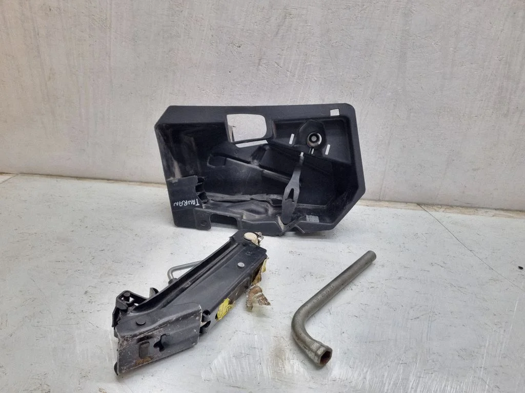 Lift Jack – Volkswagen Touran I (2003-2010)