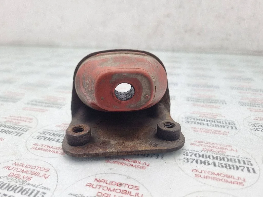 Summuti kinnitus/ hoidik – Audi Q7 4L (2005-2015)