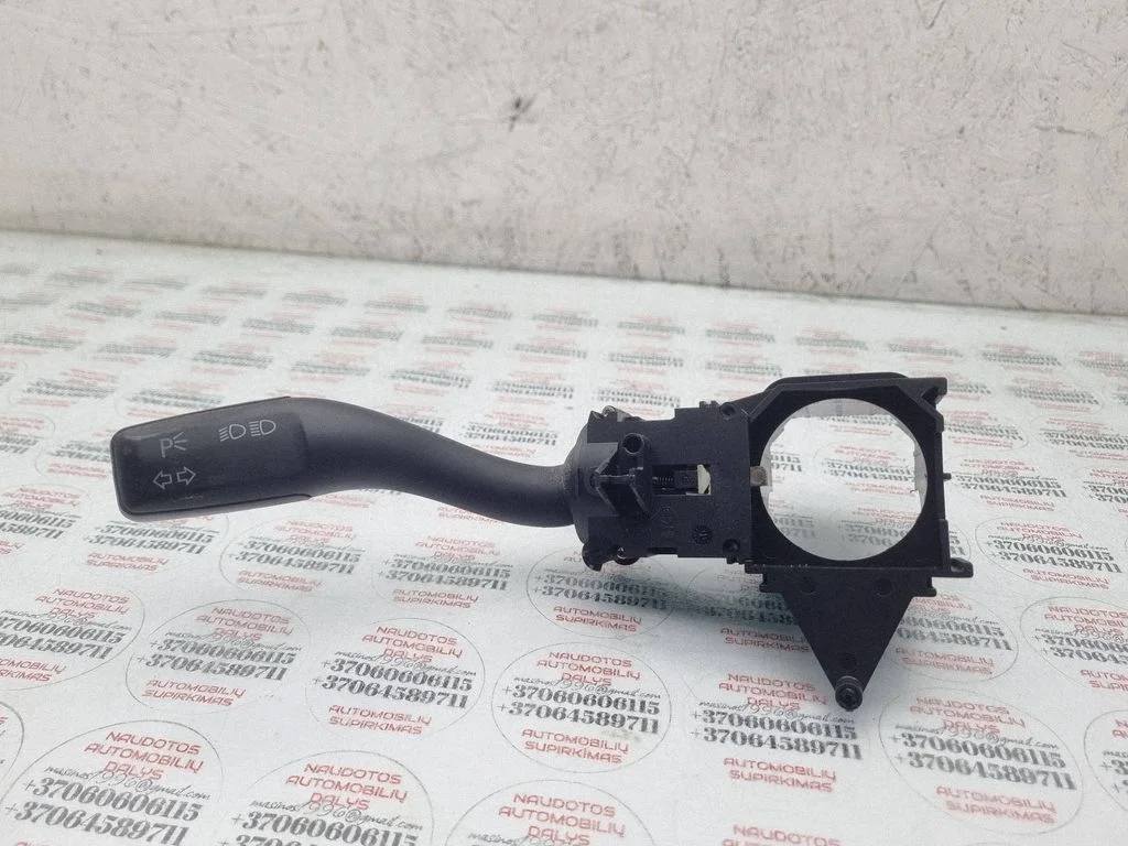 Suunatulede/tulede hoob – Audi A4 S4 B6 8E 8H (2001-2005)