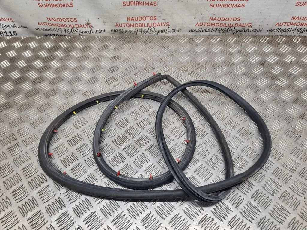 Rubber seal rear door 4E04837833911