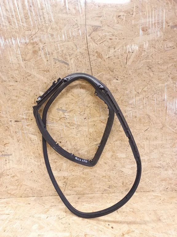 Rubber seal rear door 4F0833345C
