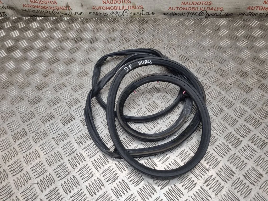 Esiukse tihend (ukse pool) – Audi A4 S4 B6 8E 8H (2001-2005)