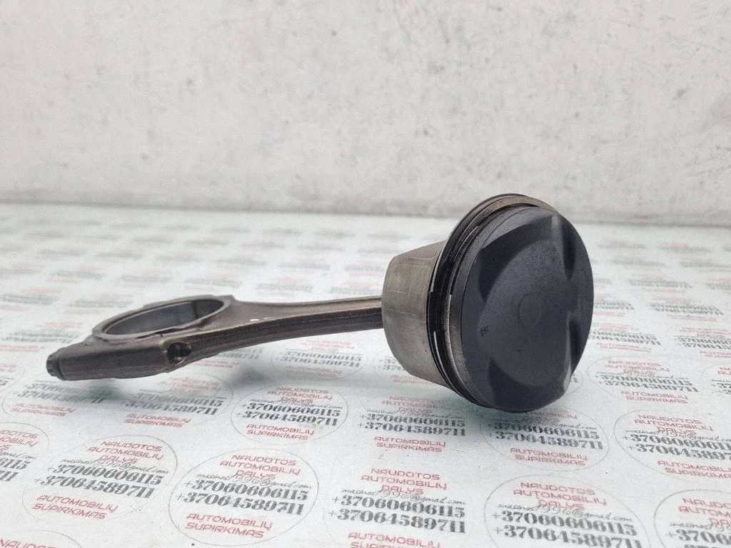 Piston with connecting rod 84P43