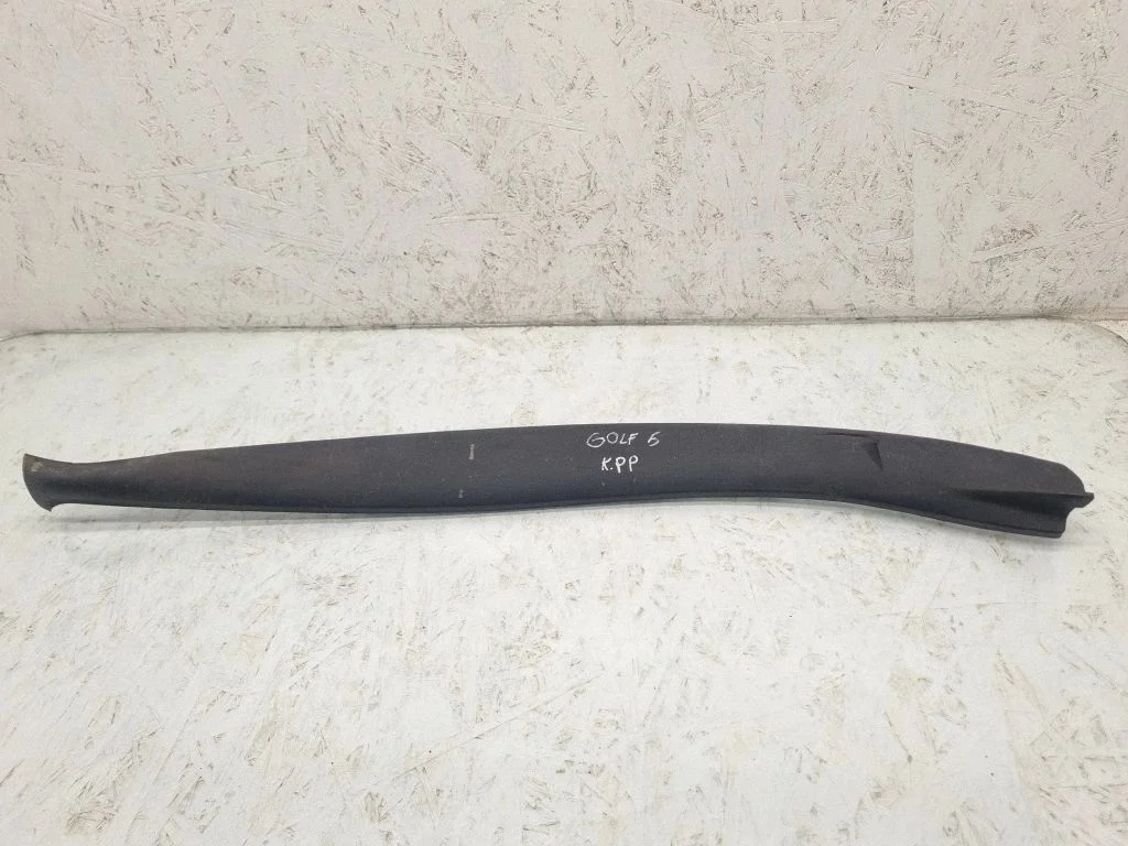 Esiukse tihend (ukse pool) – Volkswagen Golf Plus (2005-2013)