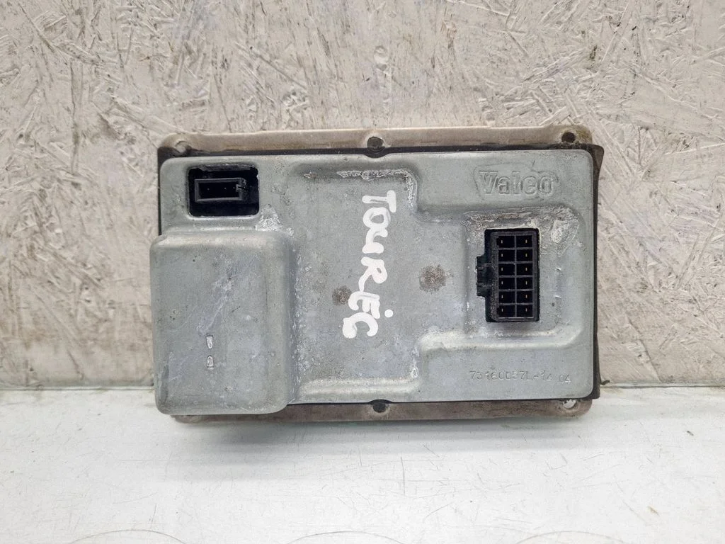 Headlight ballast module Xenon – Volkswagen Touareg I (2002-2010)