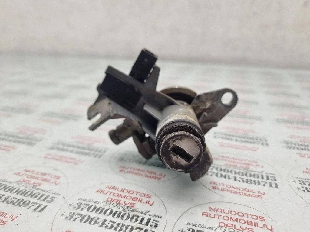 Tailgate exterior lock – Audi A4 S4 B6 8E 8H (2001-2005)