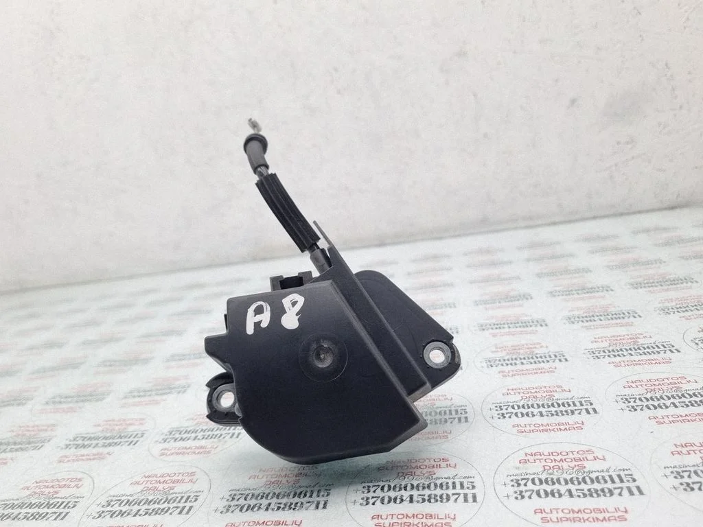 Tailgate exterior lock – Audi A8 S8 D3 4E (2002-2009)