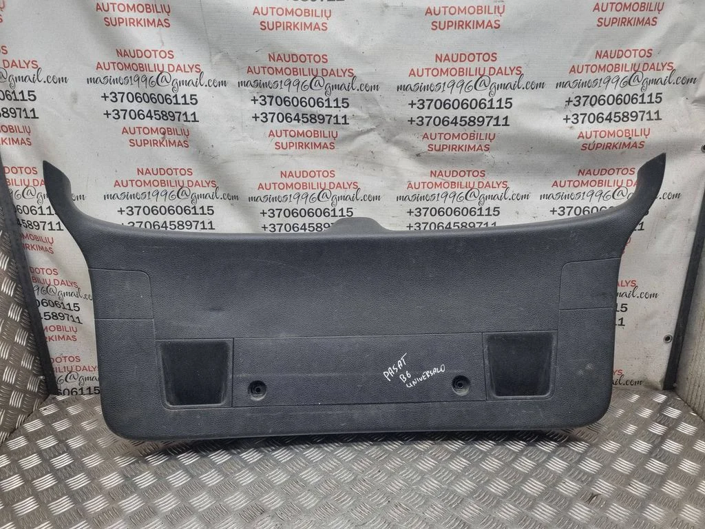 Tailgate trim 3C9867605D