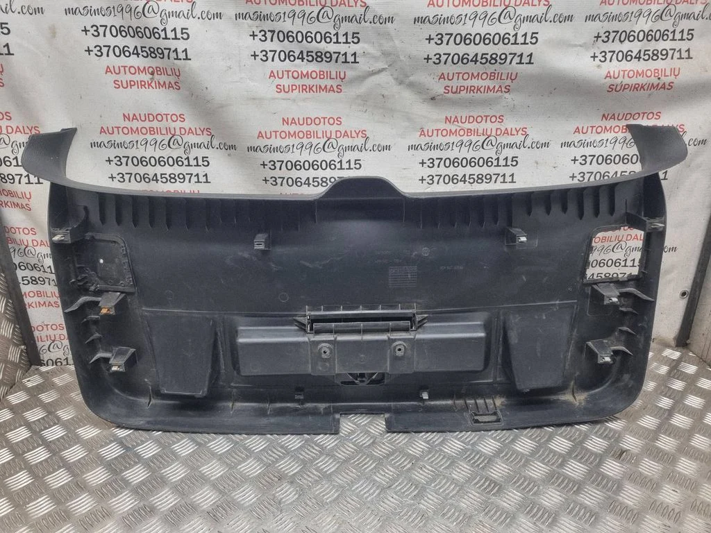 Tailgate trim 3C9867605G