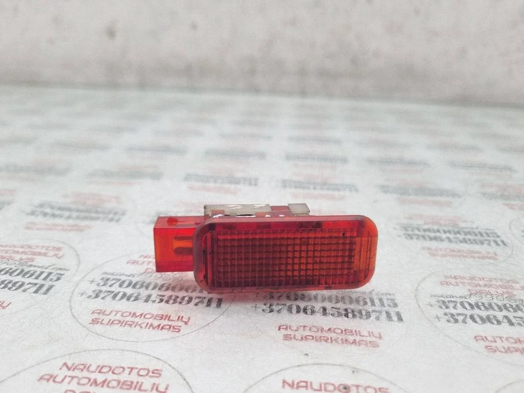 Rear door interior light – Audi A4 S4 B5 8D (1999-2000)