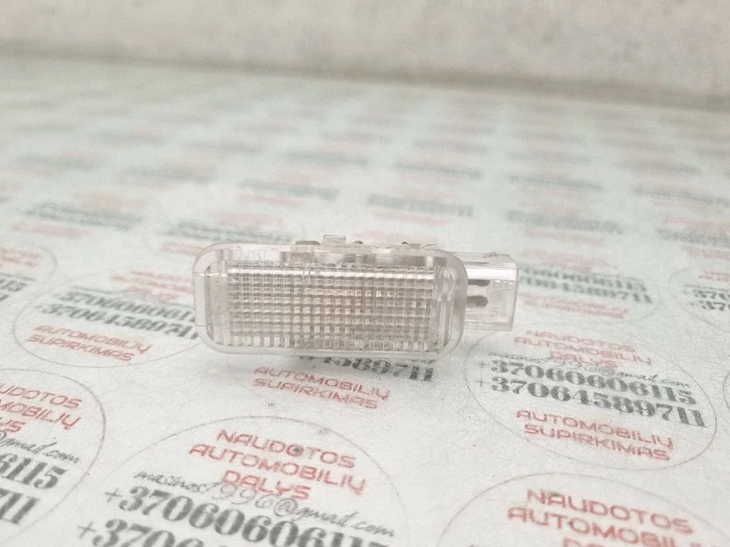Rear door interior light – Audi Q7 4L (2005-2015)