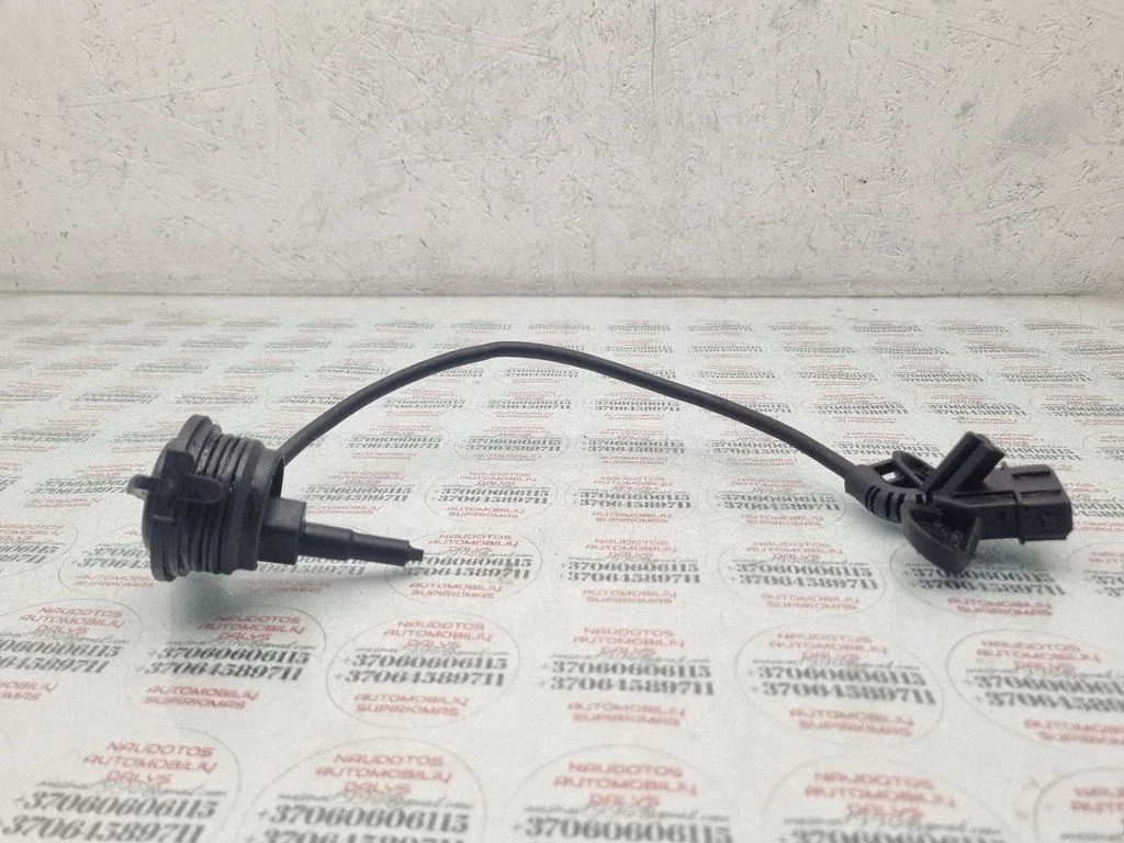 Reversing light switch sensor 012919823F