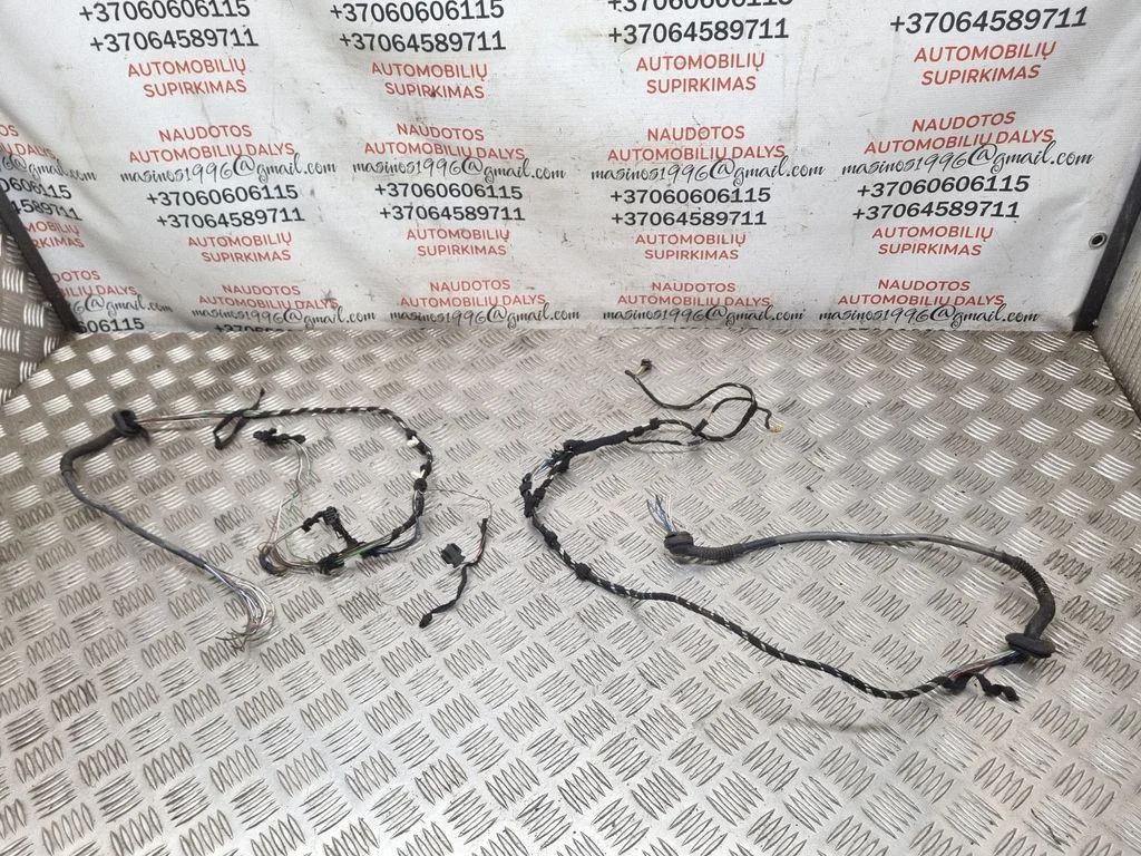 Pakiruumiluugi juhtmestik 4E0971876B