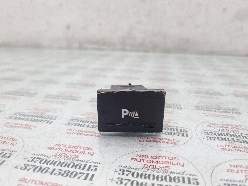 Parking (PDC) sensor switch – Volkswagen Touareg I (2002-2010)