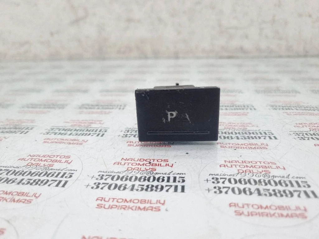 Parking (PDC) sensor switch – Volkswagen Touareg I (2002-2010)