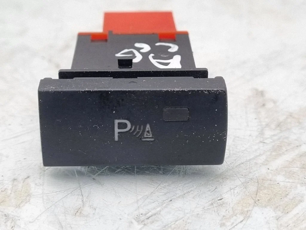 Parking (PDC) sensor switch – Audi A6 Allroad C6 (2006-2011)