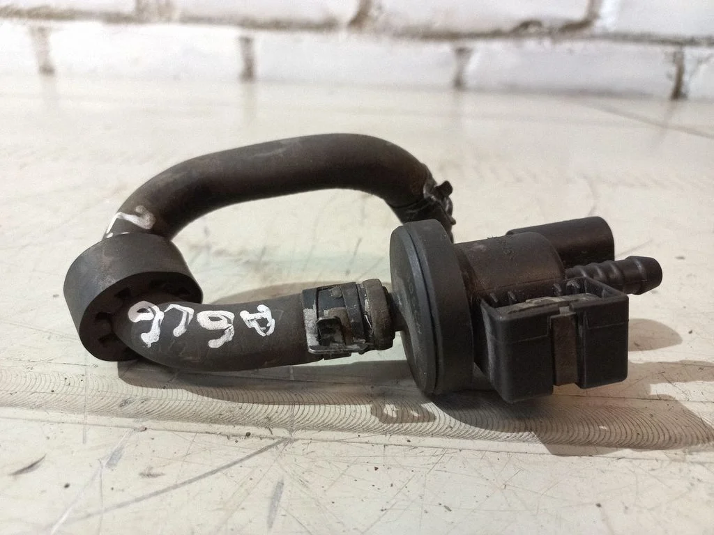 Fuel tank valve – Audi A6 Allroad C6 (2006-2011)