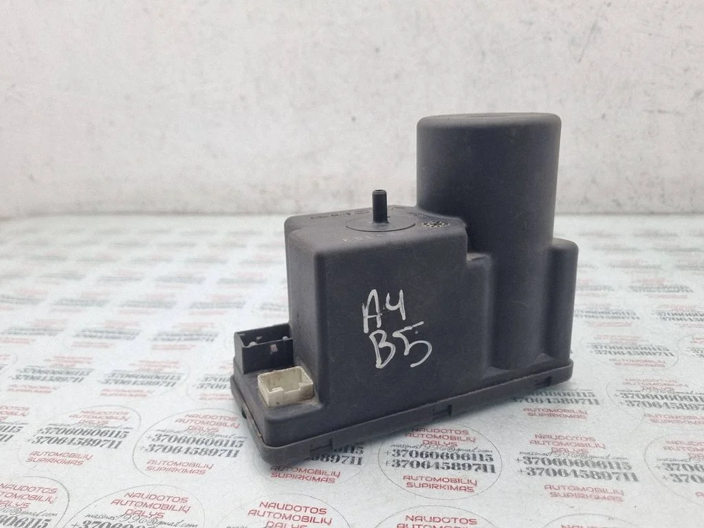 Kesklukustuse vaakumpump – Audi A4 S4 B5 8D (1999-2000)