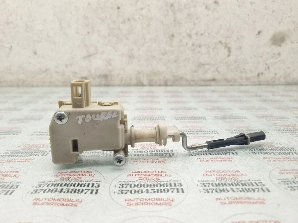 Central locking motor – Volkswagen Touran I (2003-2010)