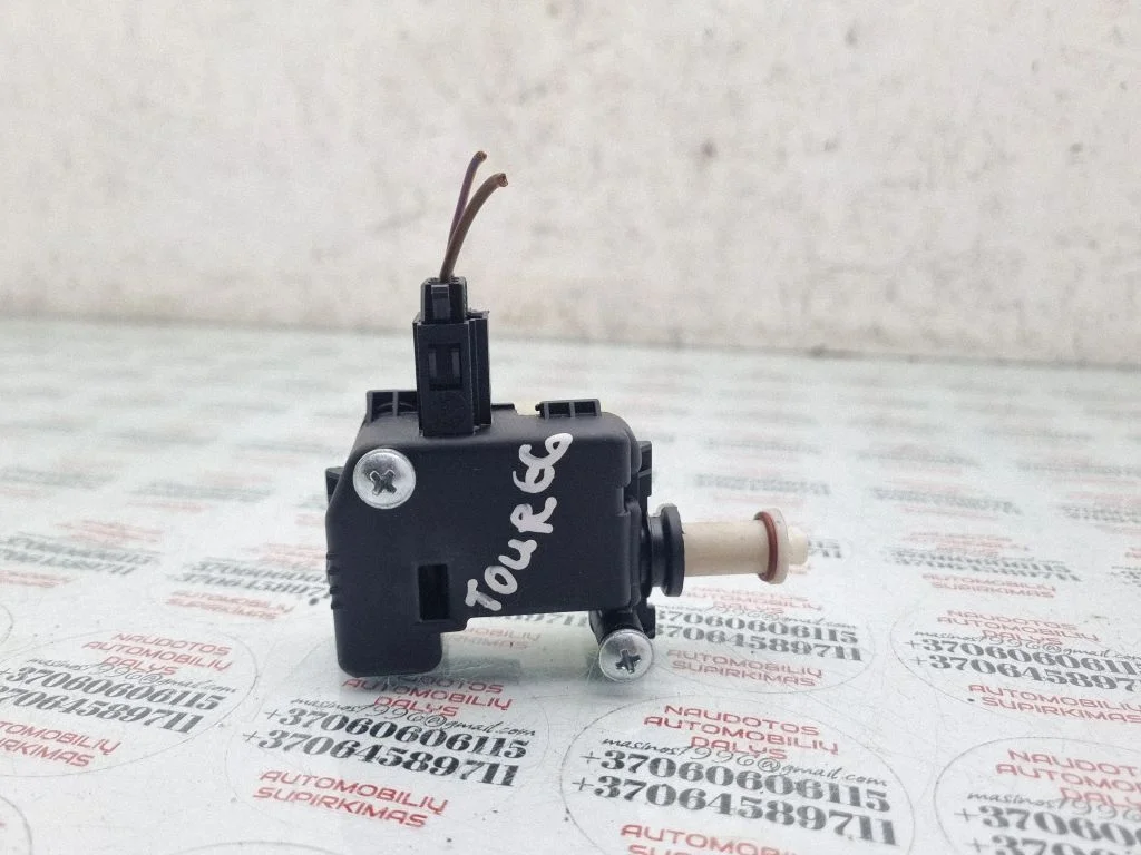 Central locking motor – Volkswagen Touareg I (2002-2010)