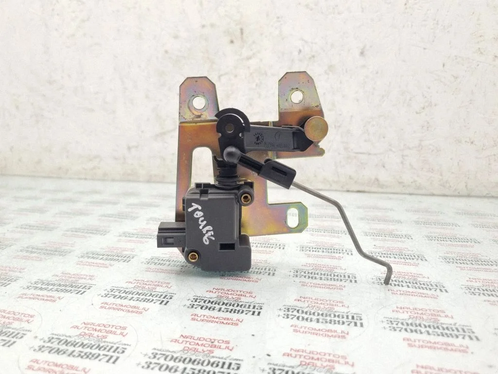 Central locking motor – Volkswagen Touareg I (2002-2010)
