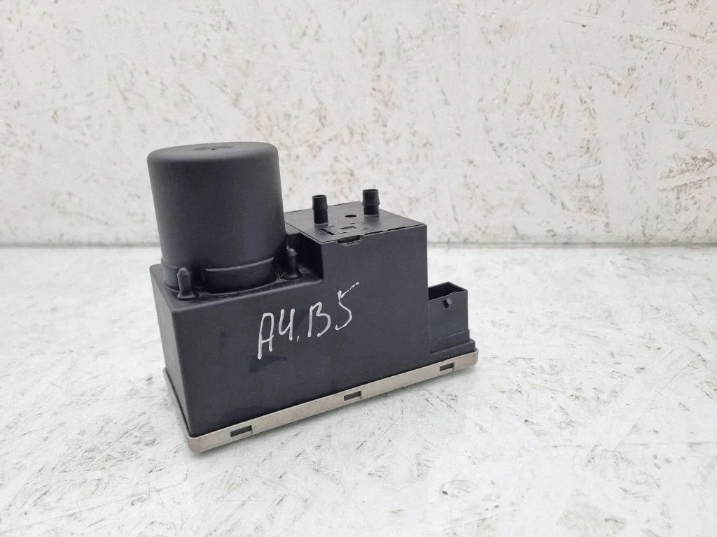 Kesklukustuse vaakumpump – Audi A4 S4 B5 8D (1999-2000)