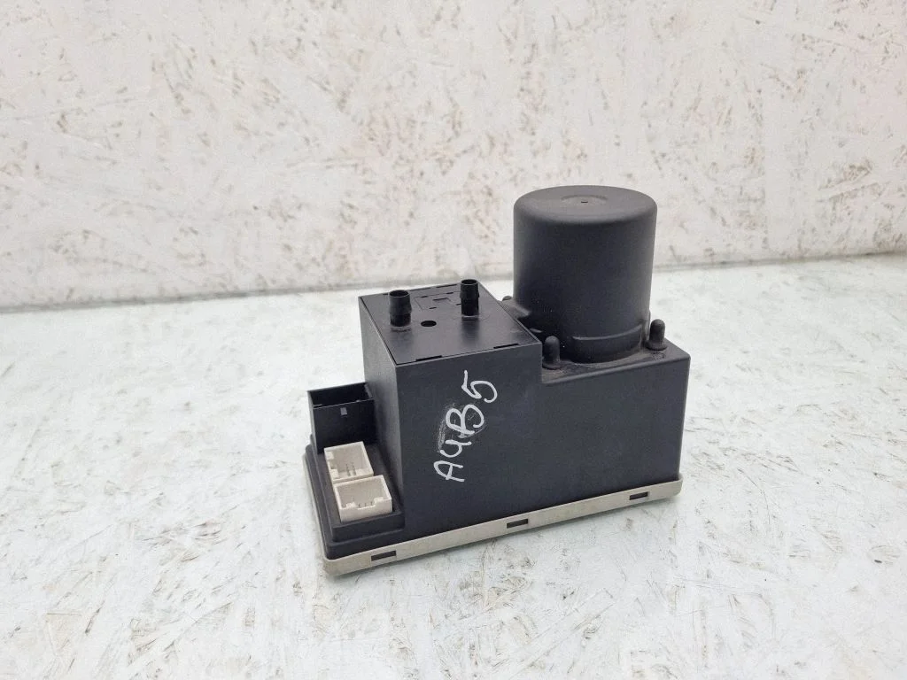 Kesklukustuse vaakumpump – Audi A4 S4 B5 8D (1999-2000)