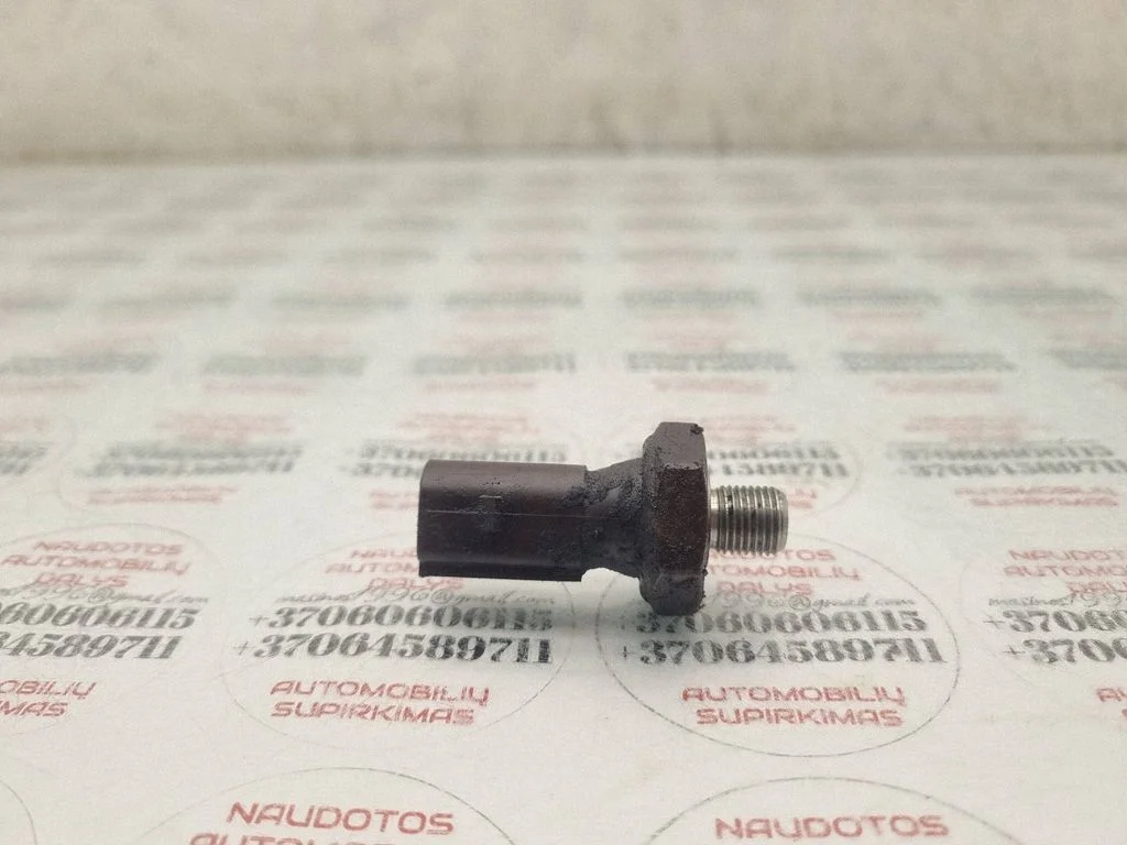 Oil pressure sensor – Volkswagen Passat B6 (2005-2010)