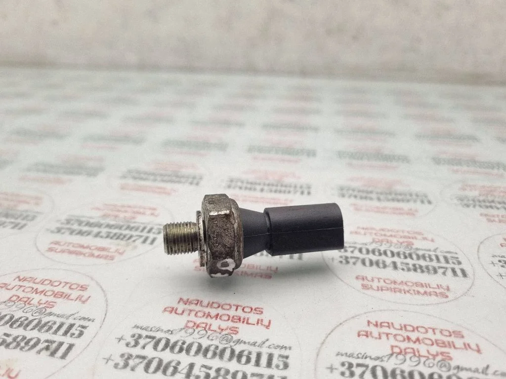 Oil pressure sensor – Audi Q7 4L (2005-2015)