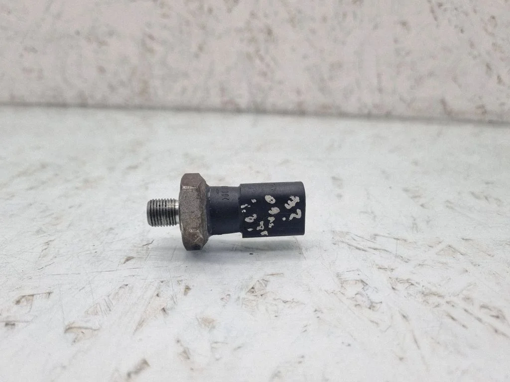 Oil pressure sensor – Audi A3 S3 8P (2003-2012)