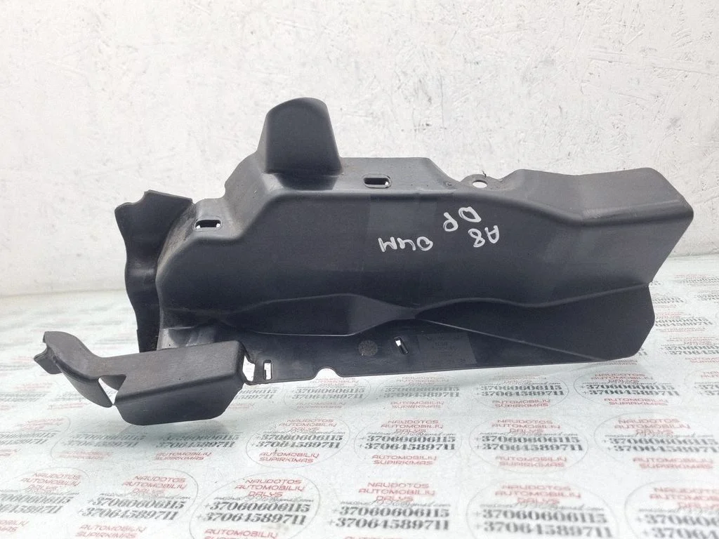 Wspornik klamki zewnętrznej drzwi przednich – Audi A8 S8 D3 4E (2002-2009)