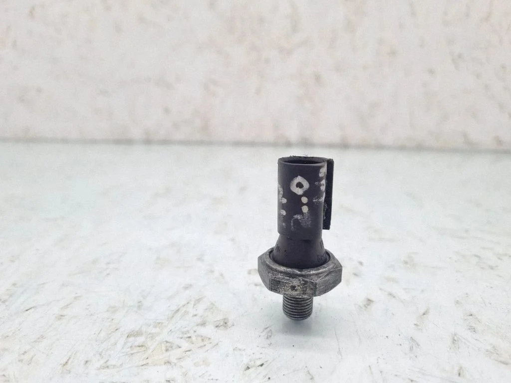 Oil pressure sensor – Volkswagen Touran I (2003-2010)