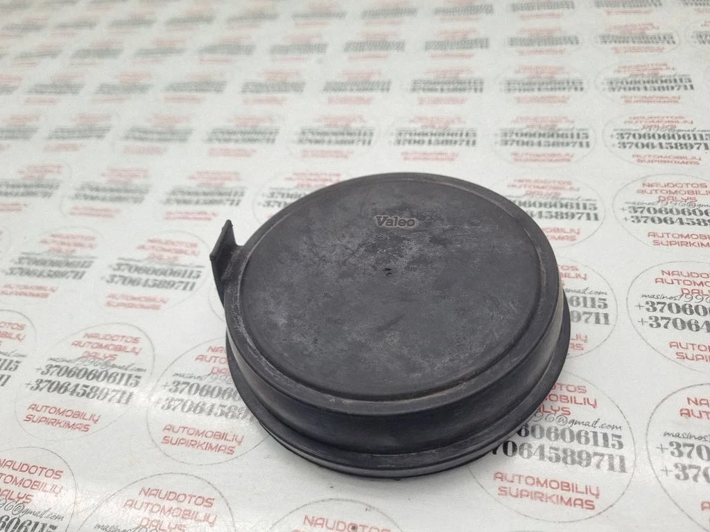 Headlight/headlamp dust cover – Volkswagen Passat B6 (2005-2010)