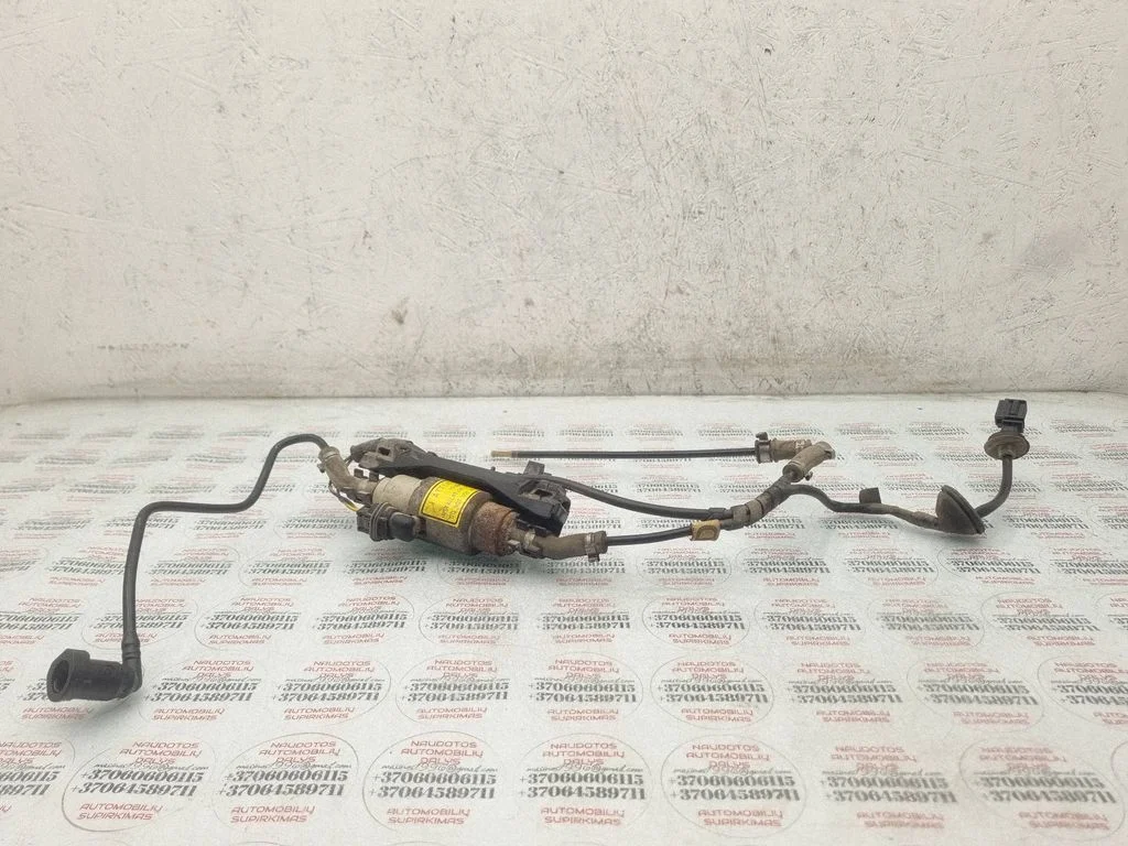 Webasto auxiliary heater fuel pump – Volkswagen Touran I (2003-2010)