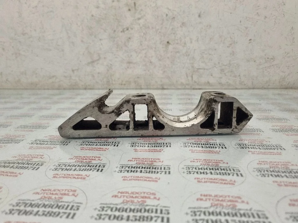 Sway bar bush bracket, front – Volkswagen Touareg I (2002-2010)