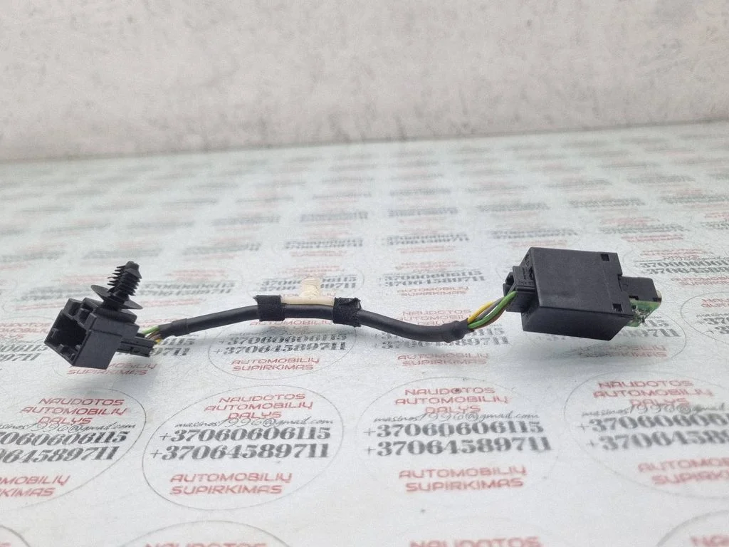AUX-pesa – Audi A4 Allroad B8 (2008-2016)