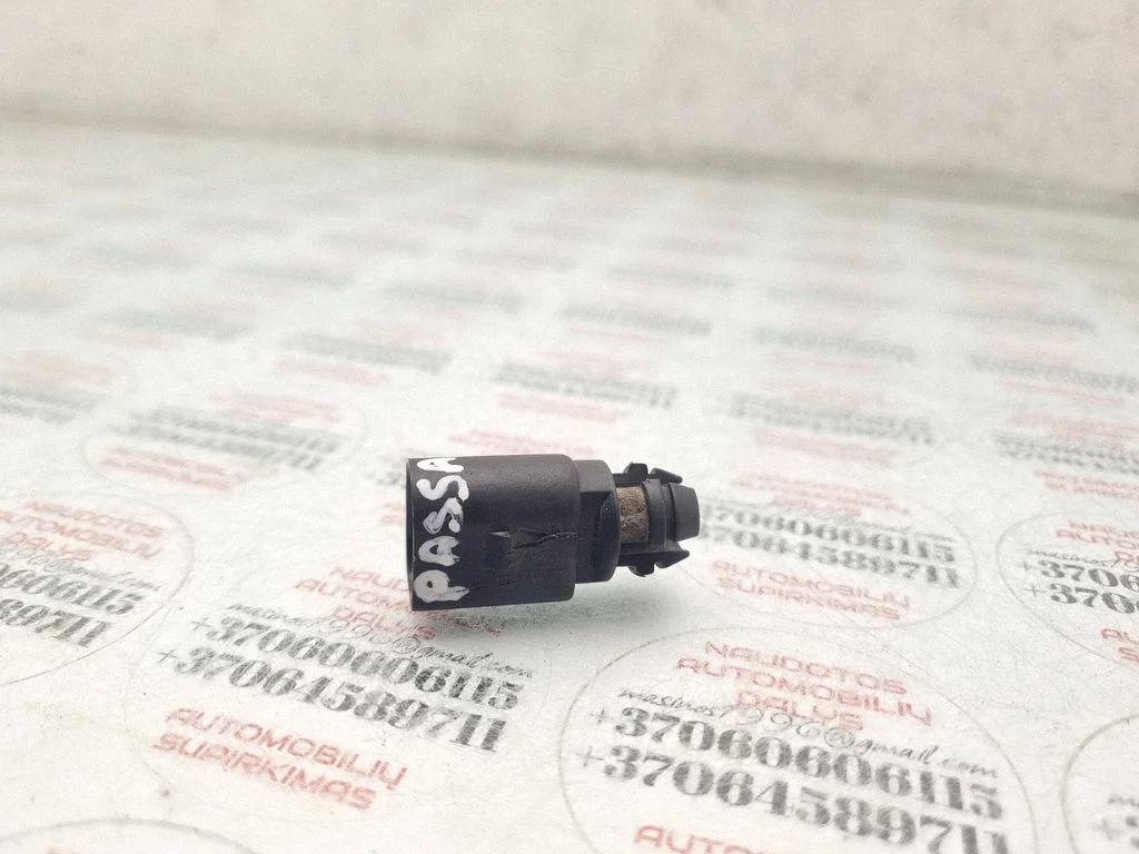 Outside/exterior temperature sensor – Volkswagen Passat CC (2008-2016)