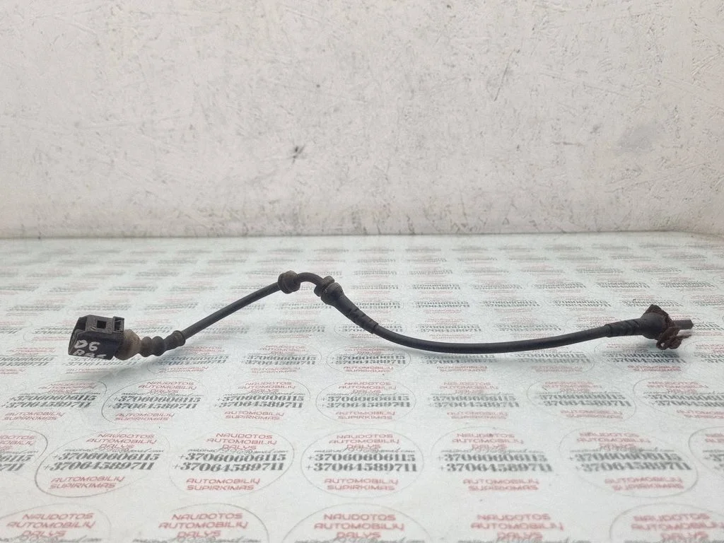 Front ABS sensor wiring – Volkswagen Passat CC (2008-2016)