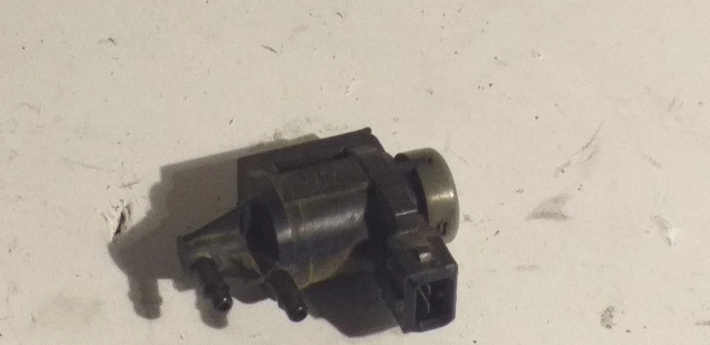 Valve vacuum – Volkswagen Passat B5 (1997-2000)