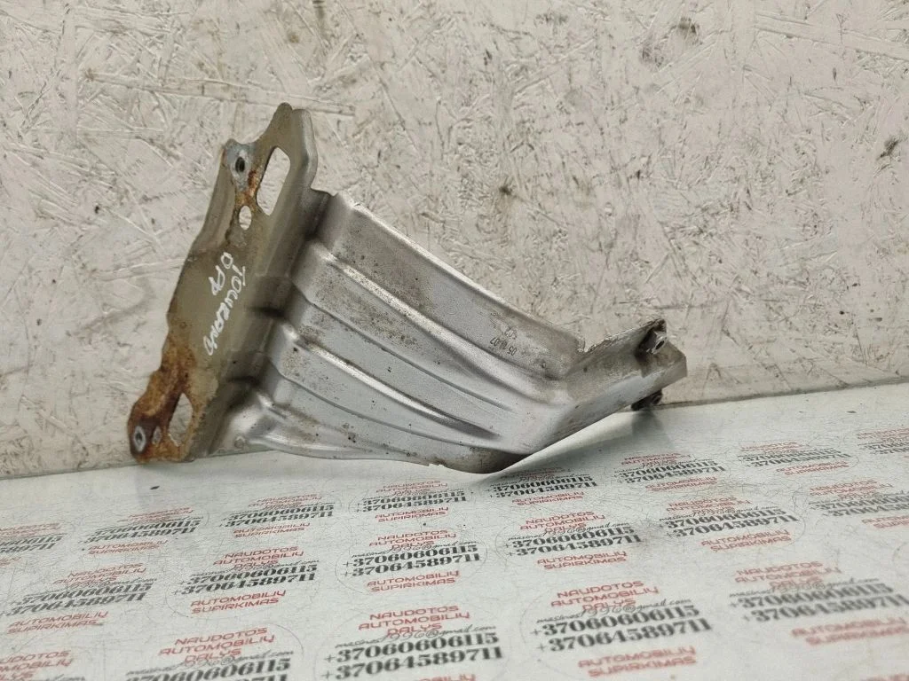 Front splash guards bracket – Volkswagen Touran I (2003-2010)